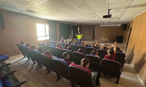 Karacaali'de Jandarma Trafik Eğitimi