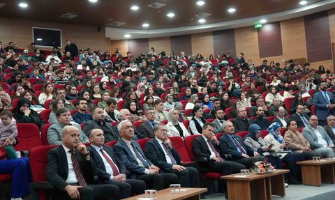 Kastamonu Üniversitesi'nde 'Uluslararası Hukuk Bağlamında Savaş ve Çatışma' Konferansı — Rektör Topal'ın Mesajı
