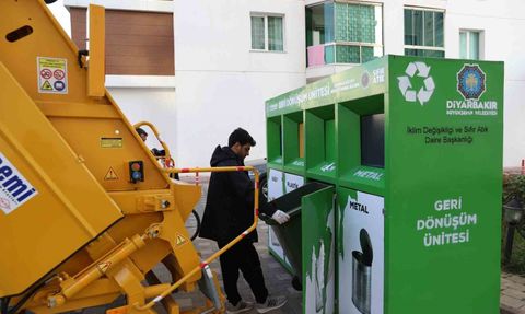 Kayapınar'da 15 pilot sitede kaynağında ayrıştırma ve geri dönüşüm uygulaması