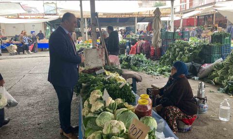 Kaymakam Turgay İlhan Çarşamba Pazarı'nı Gezdi