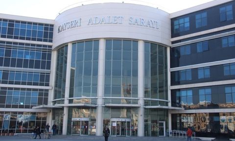 Kayseri'de Eski Eşine Bıçak Çeken Sanığa 17 Yıl Hapis Cezası