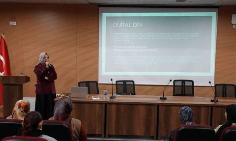 KBÜ'de 'Sosyal Medyada Dindarlık Görünümleri ve New Age Dinler' semineri gençlerin ilgisini çekti