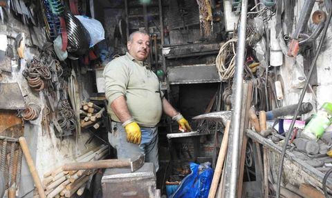 Kilis’te 28 yıllık demirci Kemal Etçi: Mesleğini yaşatmaya çalışıyor