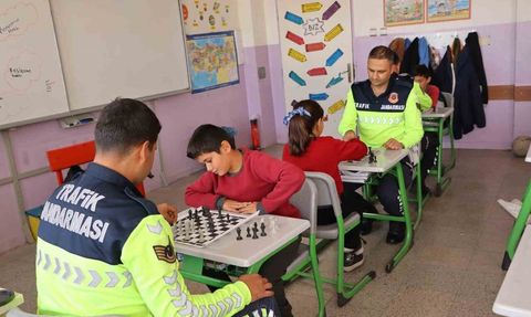 Kilis’te Mobil Trafik Aracı ile 45 öğrenciye trafik eğitimi