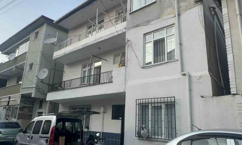 Kocaeli'de Çatlak Kolonlar Nedeniyle Bina Boşaltıldı