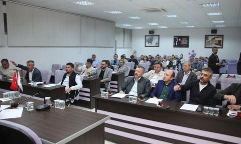 Kula Belediyesi'nde 'kesin tahliye' teklifi reddedildi