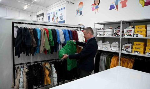 Kuşadası'nda Ada Kıyafet Evi hizmete girdi