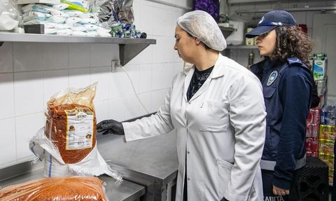 Kuşadası'nda gıda üretim ve satış noktalarında ortak denetim