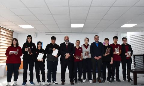 Kütahya Abdülhamid Han Anadolu Lisesi'nde 'Hz. Peygamber ve Şahsiyet İnşası' konferansı