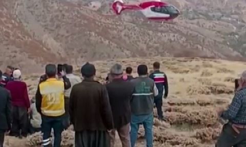 Malatya'da ağaç kesimi sırasında uçuruma yuvarlanan kişi ambulans helikopterle kurtarıldı