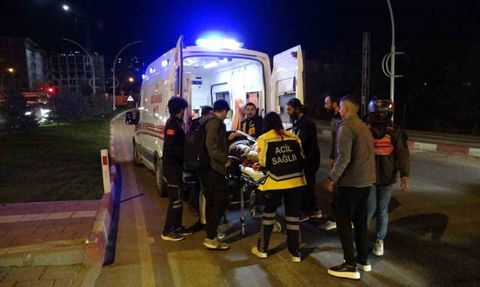 Malatya'da Çöşnük Kavşağı'nda iki otomobil çarpıştı: 3 yaralı