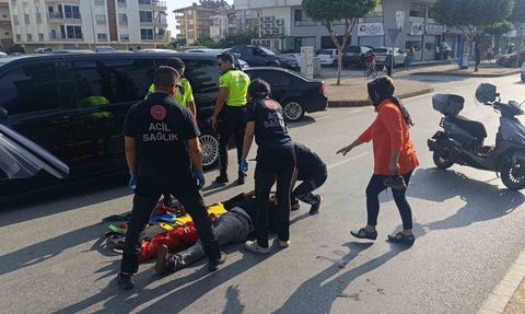 Manavgat’ta motosiklet devrildi: sürücü ve yolcu yaralandı