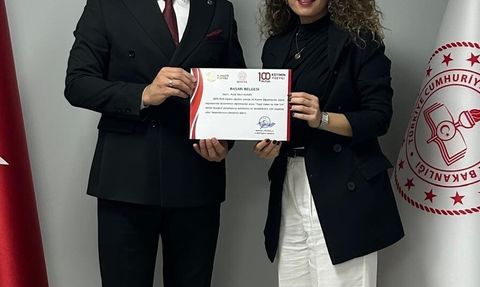 Manisa'da Öğretmenler Günü yarışmalarında dereceye girenler ödüllendirildi