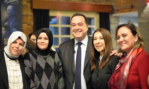 Manisa'da Öğretmenlere Çifte Müjde: Maaş ve Ulaşım Desteği