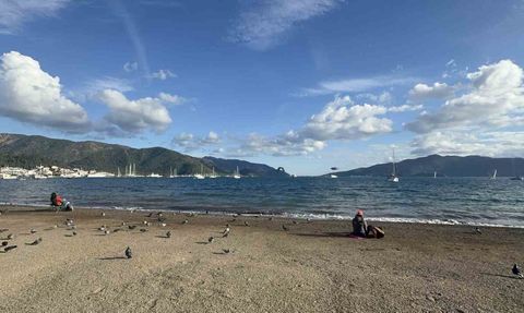 Marmaris'te güneşli günler: Sahiller doldu taştı