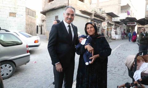 Mehmet Kuş, mahallelerin zimem defterini satın alarak fırın borçlarını kapattı