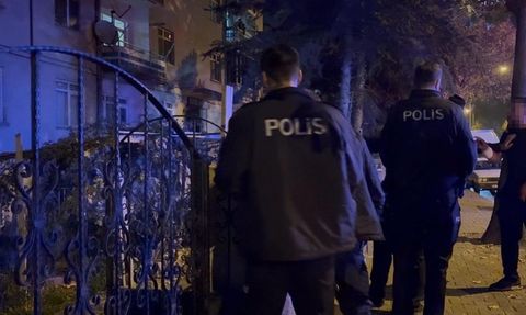 Melikgazi'de Bıçakla Kendine Zarar Vermek İsteyen Genç Sakinleştirildi