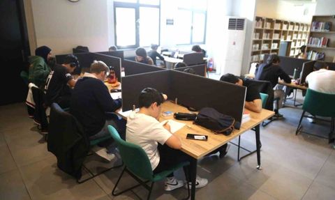 Melikgazi'nin Akıl Küpü Kütüphaneleri ara tatilde dolup taşıyor