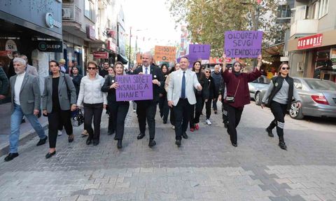 Menemen 25 Kasım'da kadına yönelik şiddete karşı birleşti