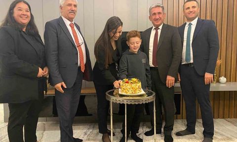 Menteşe’de Öğretmenlere Çifte Kutlama Sürprizi