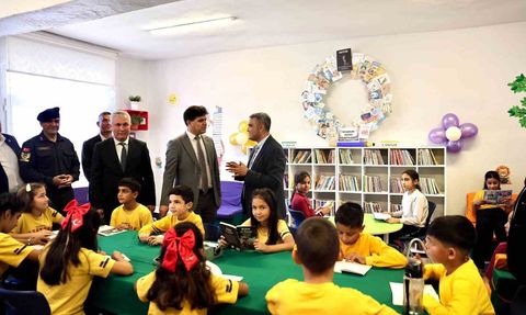 Mersin'de 'Veliler Arası Kitap Okuma Yarışması' ödülleri verildi