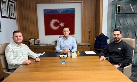 Milletvekili Hatipoğlu, görev süreleri tamamlanan ilçe başkanlarıyla buluştu