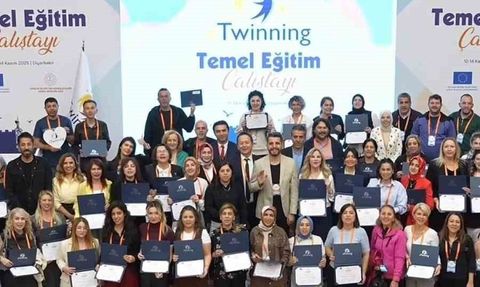 Mollabey İlk-Ortaokulu eTwinning ile ulusal ve uluslararası platformda öne çıktı