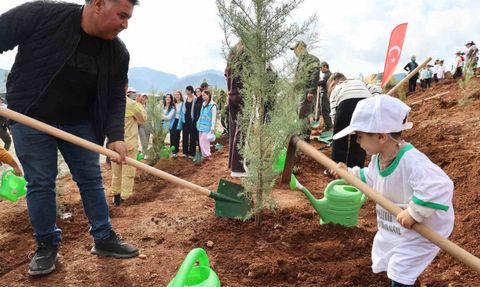 Muğla’da 33 bin fidan toprakla buluştu