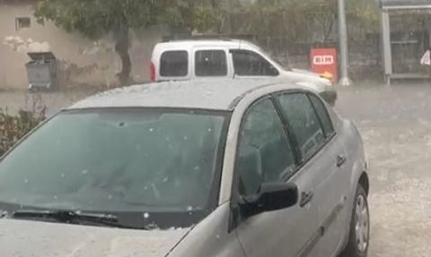 Muğla'da öğle vaktinde sağanak ve dolu hayatı olumsuz etkiledi