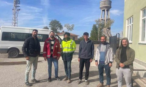 Muradiye'de buzağı ölümlerini azaltma eğitimi sürüyor