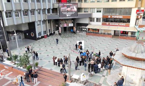 Nazilli'de 750 personel ortak Atatürk portresi yaptı