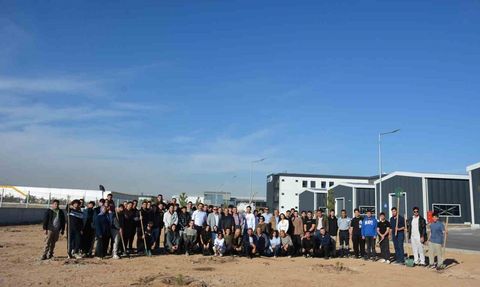 NEÜ iki lokasyonda fidan dikerek şehitleri andı