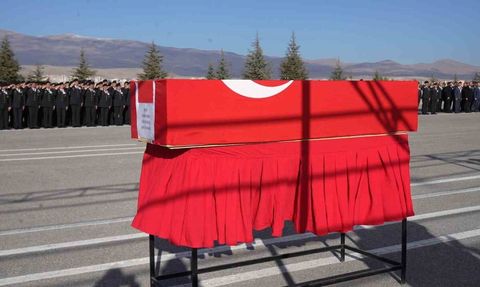 Niğde Çamardı İlçe Jandarma Komutanı Osman Deniz için askeri tören