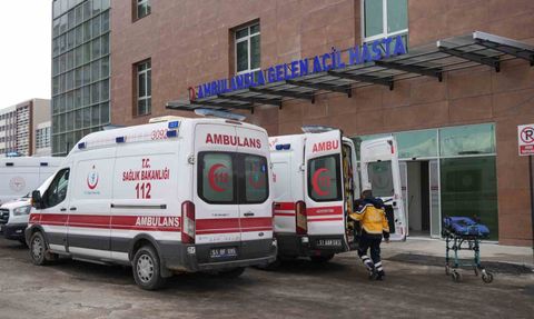 Niğde'de Oto Galeri Önünde Silahlı Saldırı: Bir Yaralı