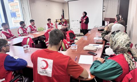 Nur Helin Adar ve Genç Kızılay: İyilik Hareketi