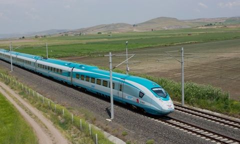 Öğretmenlere Yarı Fiyat: YHT ve Ana Hat Trenlerinde %50 İndirim Başlıyor