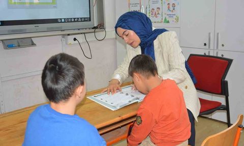 Ordu’da 27 yıllık öğretmen, eski öğrencisiyle aynı okulda omuz omuza görev yapıyor