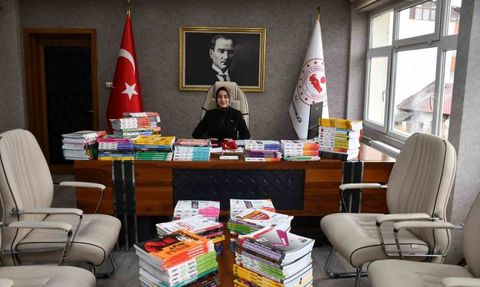 Ormanağzı Derneği'nden Olur'daki öğrencilere kitap desteği