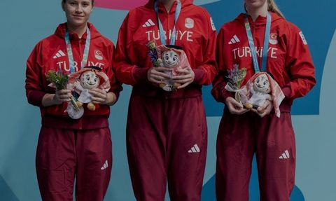 Özge Yılmaz liderliğindeki kadın milli masa takımı 6. İslami Dayanışma Oyunları’nda gümüş