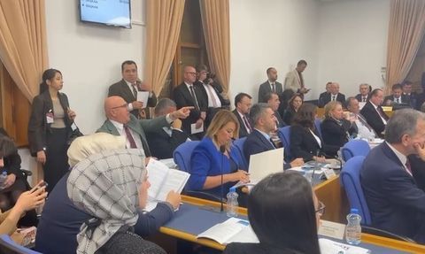 Plan ve Bütçe Komisyonu'nda 'elektrik kesintisi' tartışması