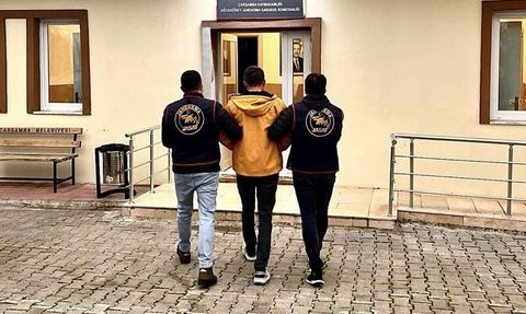 Samsun Çarşamba’da 15 yıl 2 ay hapis cezasıyla aranan şahıs yakalandı