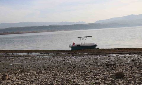 Sapanca Gölü'ndeki kabarcıklar endişe yarattı