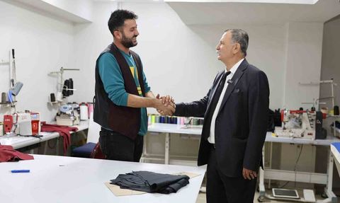 Semih Balaban komşu esnafın sorunlarını yerinde dinledi