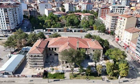 Şerifoğulları, tarihi öğretmenevinde güçlendirme çalışmalarını inceledi