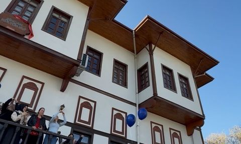 Sincan'da mavi balonlarla diyabet farkındalığı