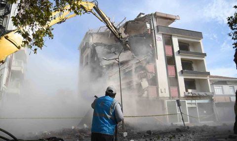 Sındırgı'da Afet Bölgesi İlanı ve Yardım Çalışmaları