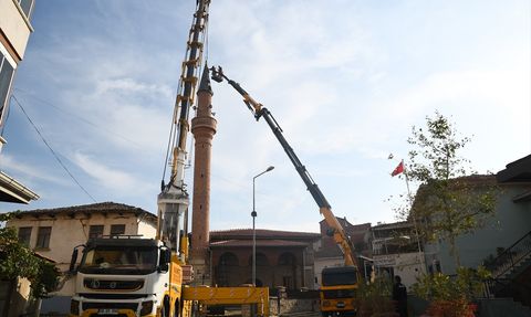 Sındırgı'daki Tarihi Camilerin Restorasyon Çalışmaları Başladı