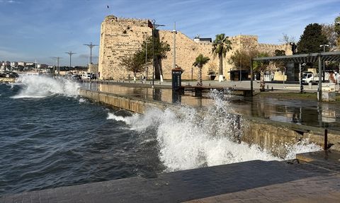 Sinop'ta Fırtına ve Yüksek Dalgalar