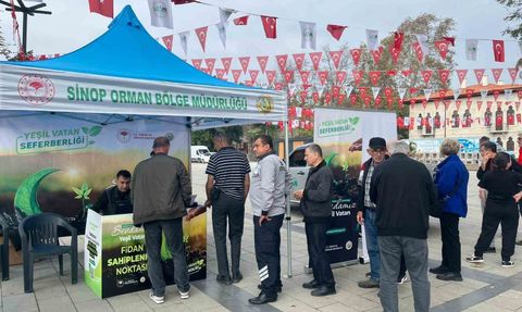 Sinop'ta Vatandaşlara Ücretsiz Fidan Dağıtımı