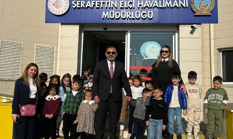 Şırnak Şerafettin Elçi Havalimanı'nda Öğretmenler Günü Sürprizi